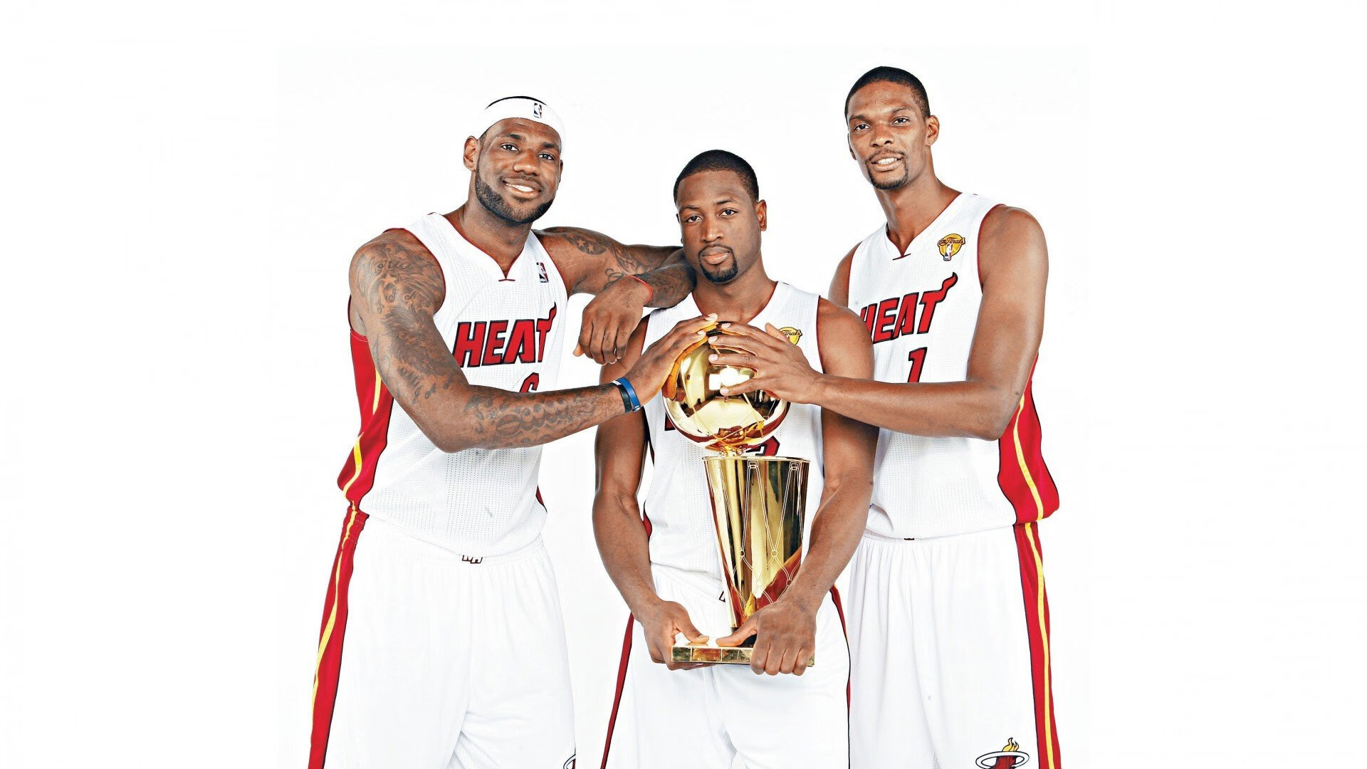 “球场秘诀：高手教你投篮技巧”，篮球怎样投篮更精准教学视频